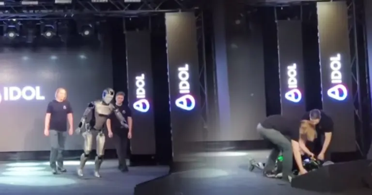 রাশিয়ার ‘এআই ডল’